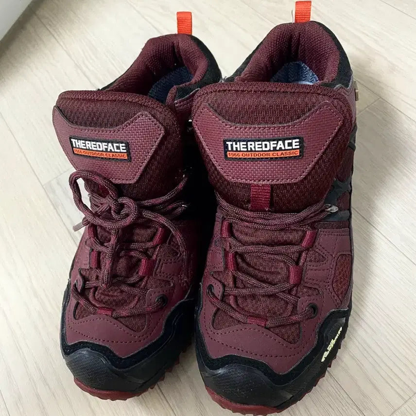 [BUNJANG] Redface Vulcan Mid Hiking Boots / 레드페이스 콘트라 불칸 미드 등산화