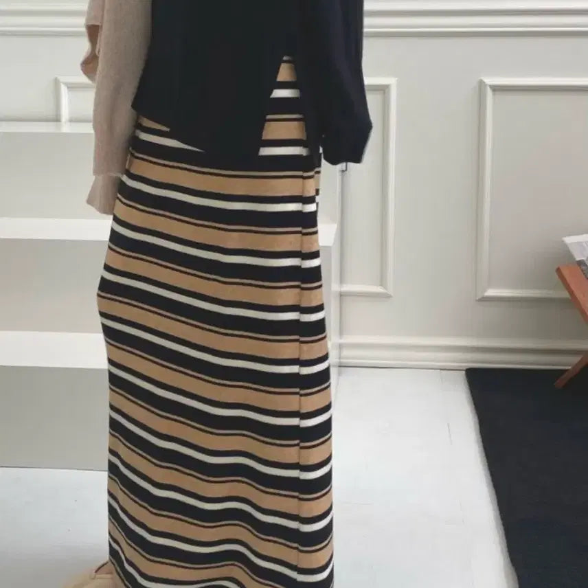 [BUNJANG] Striped Long Skirt with Back Slit / 밴딩 단가라 뒷트임 롱스커트