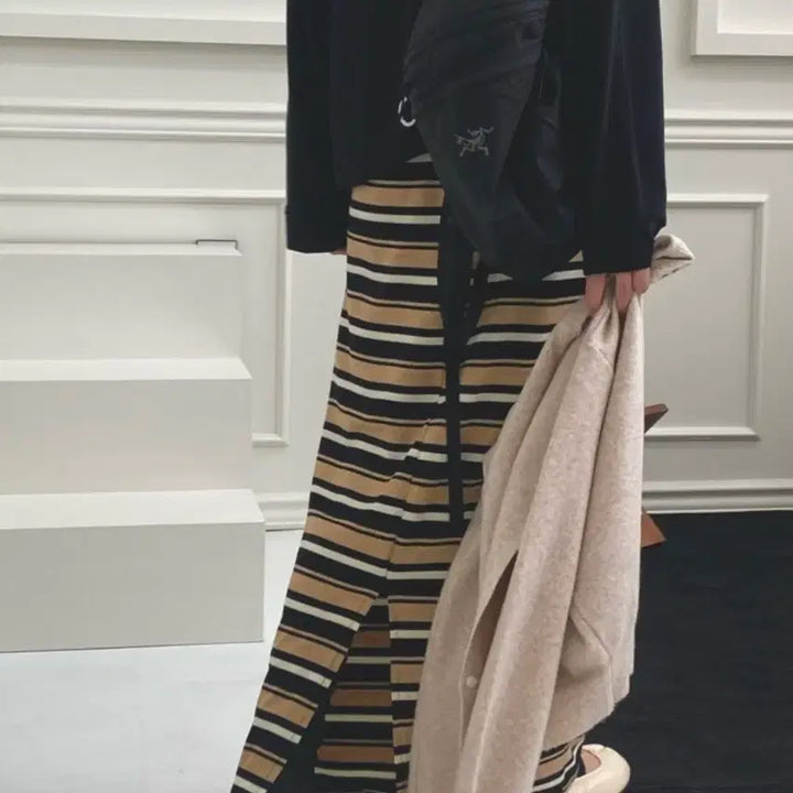 [BUNJANG] Striped Long Skirt with Back Slit / 밴딩 단가라 뒷트임 롱스커트