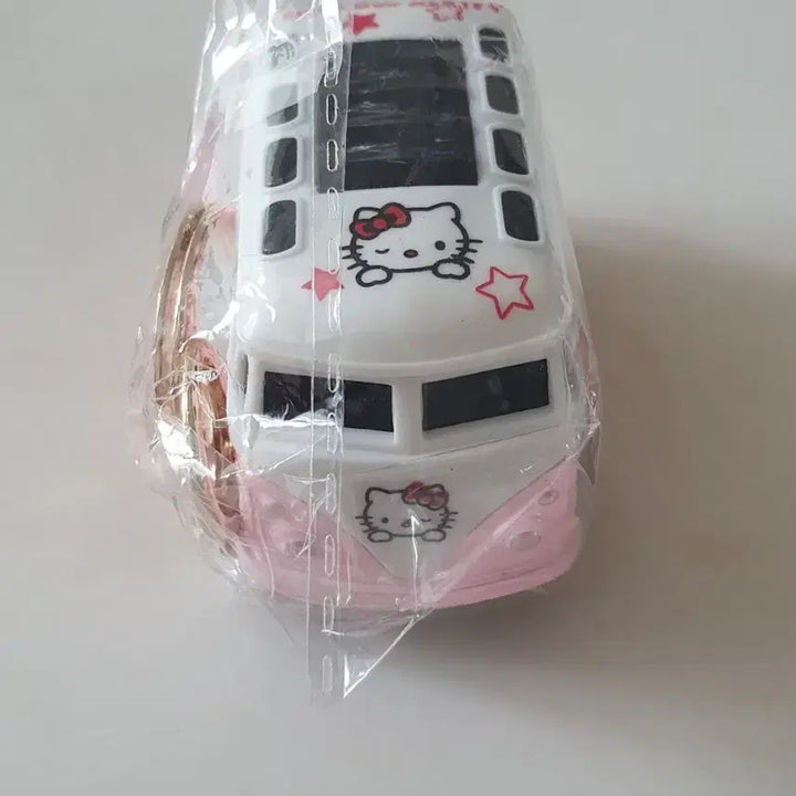 [BUNJANG] Hello Kitty Pink Mini Car Keychain / 헬로키티 자동차 미니카 피규어 핑크 키링 새상품