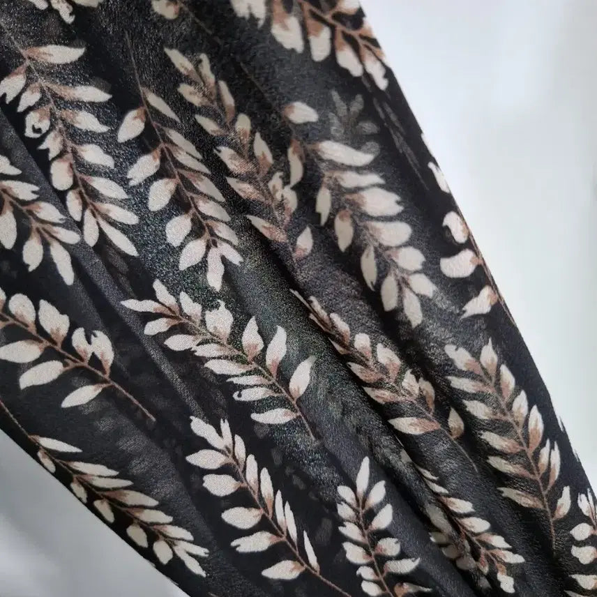 [BUNJANG] Y.M Black Leaf Pattern Long Dress / Y.M 검정색 잎사귀 패턴 롱 원피스