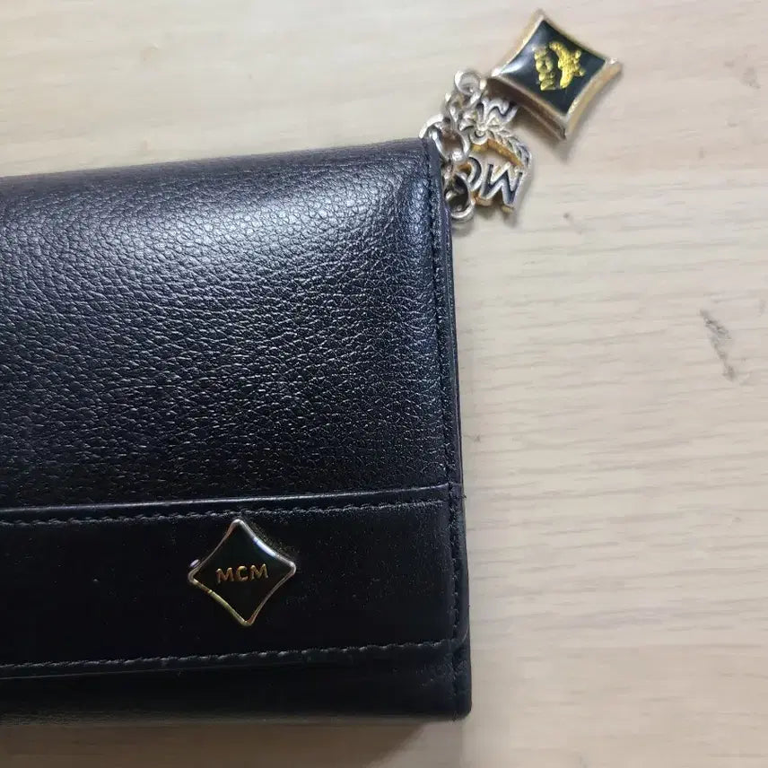 [BUNJANG] MCM Black Long Wallet with Keyring / 엠씨엠 MCM 블랙 장지갑 + 키링