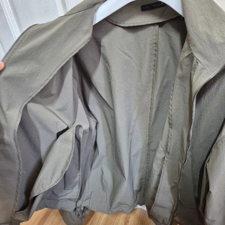 [BUNJANG] Zara Beige Windbreaker Jacket (M) / 자라 베이지 바람막이 M사이즈