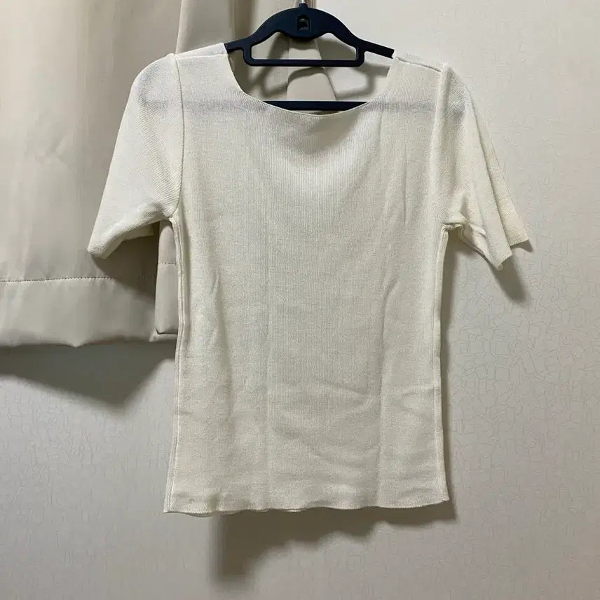 [BUNJANG] Square Neck Short Sleeve T-Shirt / 스퀘어넥 반팔