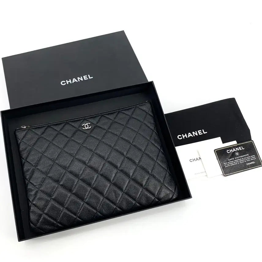 [BUNJANG] Chanel Classic Caviar Clutch New Medium / 샤넬 클래식 캐비어 클러치 뉴미듐