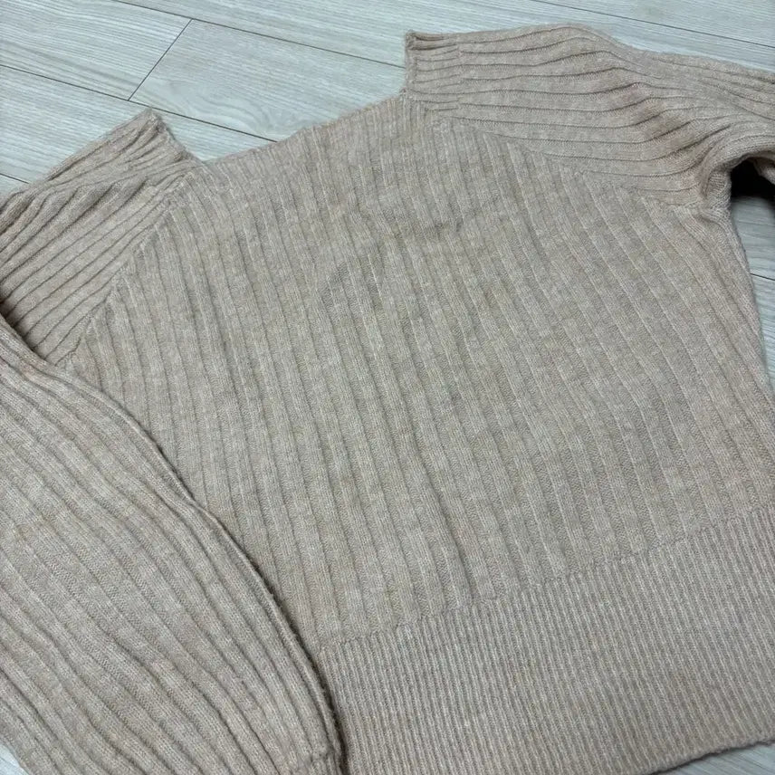 [BUNJANG] Square Neck Knit Beige / 에이블리 스퀘어넥 니트 베이지