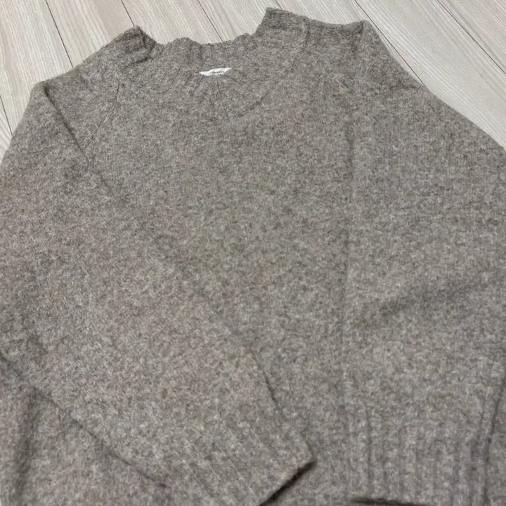 [BUNJANG] V-Neck Knit Beige / 브이넥 니트 베이지