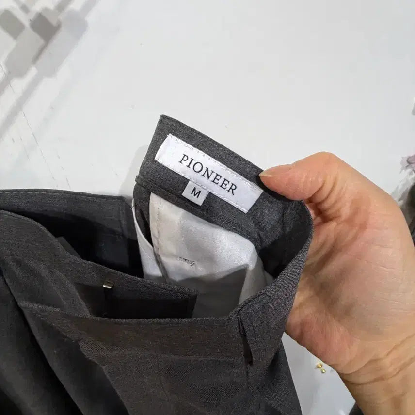 [BUNJANG] 29-30 Gray Slim Fit Slacks / 딱떨어지는 스렉스 29-30 회색