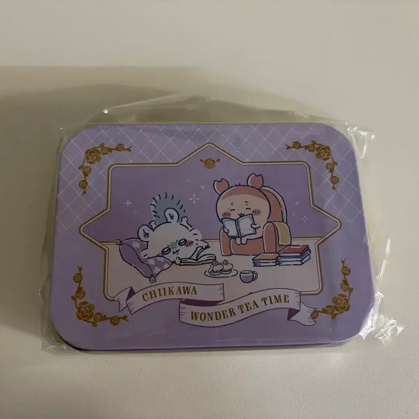 [BUNJANG] Chiikawa Wonderland Tin Case Momonga Kani / 치이카와 원더랜드 틴케이스 모몽가 카니