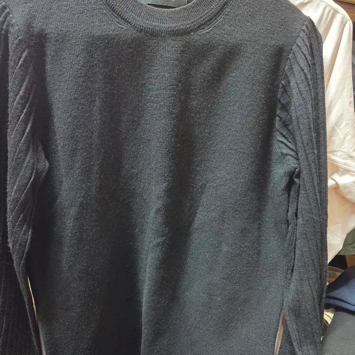 [BUNJANG] MINE Black Knit Long Sleeve / MINE 블랙 니트 긴팔