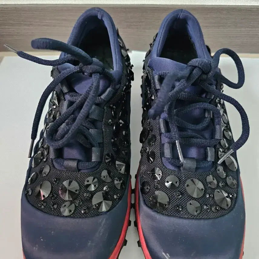 [SOLD OUT] 발편한 운동화 230