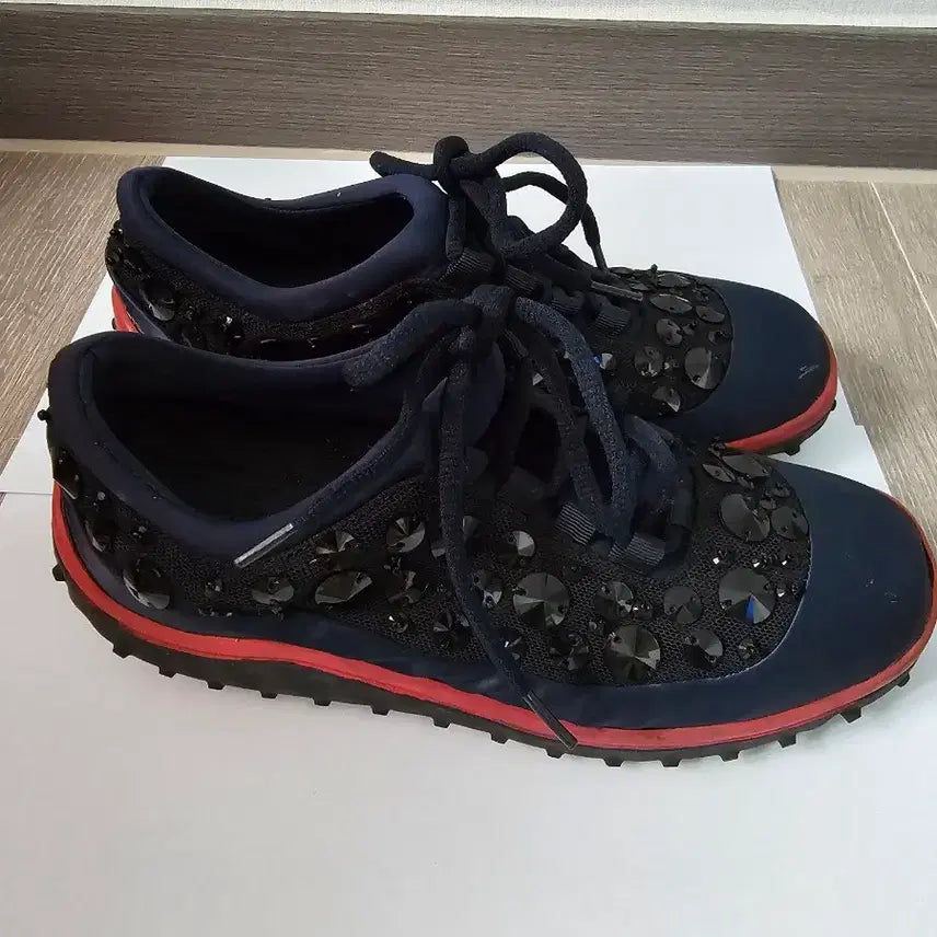 [SOLD OUT] 발편한 운동화 230