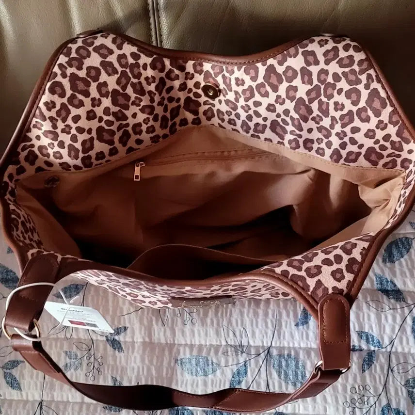 [BUNJANG] Sanrio Hello Kitty Leopard Hobo Bag / 산리오 정품 헬로키티 레오파드 호보백(새상품)