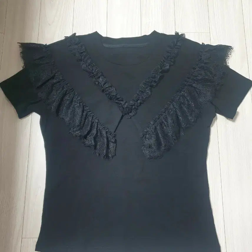 [BUNJANG] Viva Ruby Moavt Short-Sleeve T-Shirt / 비바루비 모아브이티