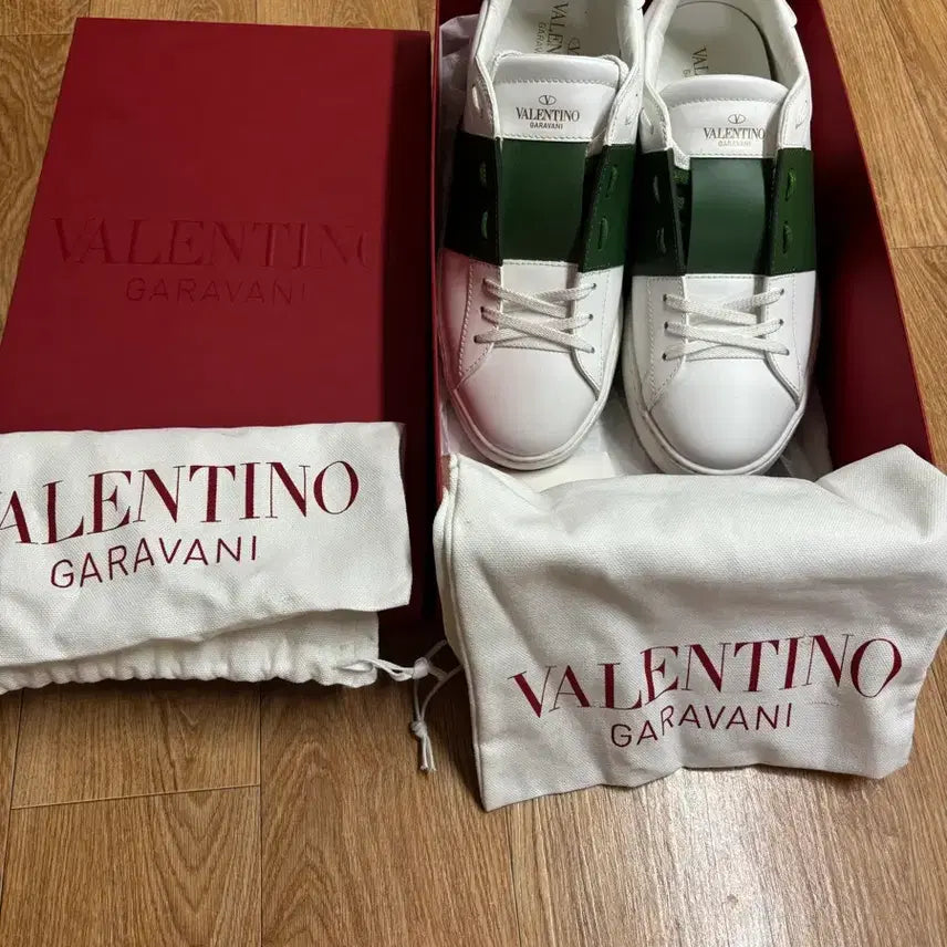 [BUNJANG] Valentino Sneakers Dark Green / 발렌티노 스니커즈 판매합니다