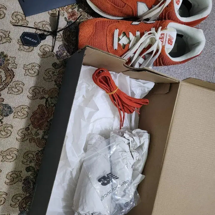 [BUNJANG] New Balance 574 Size? College Pack Orange Sneakers (275) / [275] 뉴발란스 size? 574 풀박스 컬리지팩 오렌지 팝니다