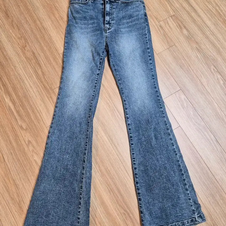 [BUNJANG] Washed Bootcut Denim Jeans - Size S / 워싱 부츠컷 데님 청바지 s사이즈