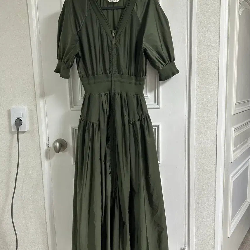 [BUNJANG] TIME Khaki Puff Sleeve Long Dress (S) / 타임 TIME 카키 퍼프소매 롱 원피스 55 (S)