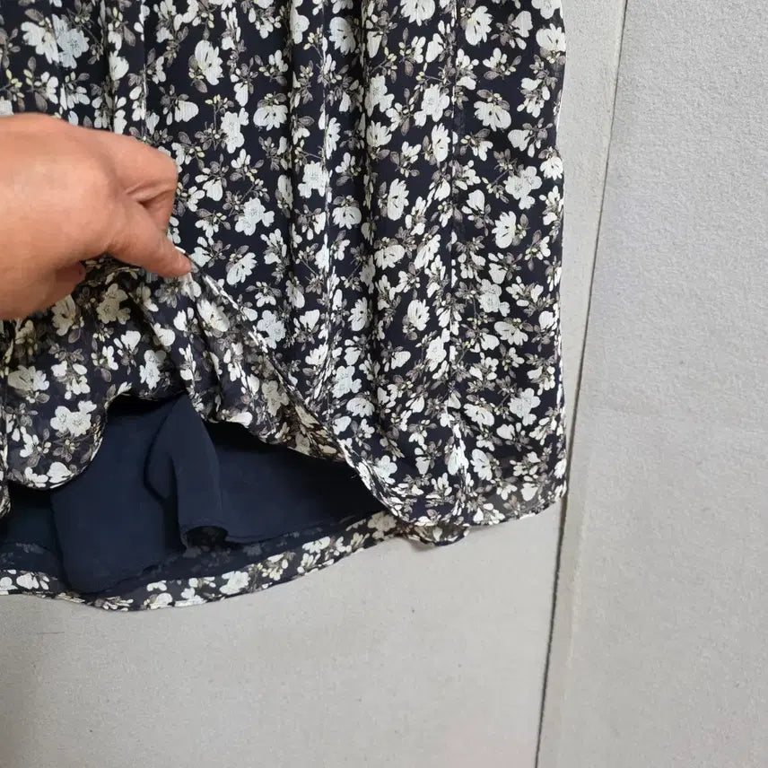 [BUNJANG] BCBG Flower Chiffon Blouse / BCBG 플라워 쉬폰 블라우스 66  n5216