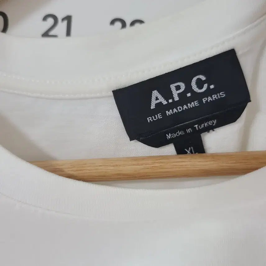[BUNJANG] APC Logo Short Sleeve T-Shirt / 2022년 apc 아페쎄 백화점판 로고 반팔 티셔츠