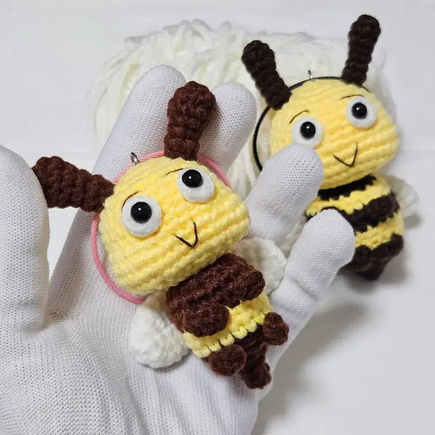 [BUNJANG] Handmade Knitted Honey Bee Keychain / 귀여운 꿀벌 키링