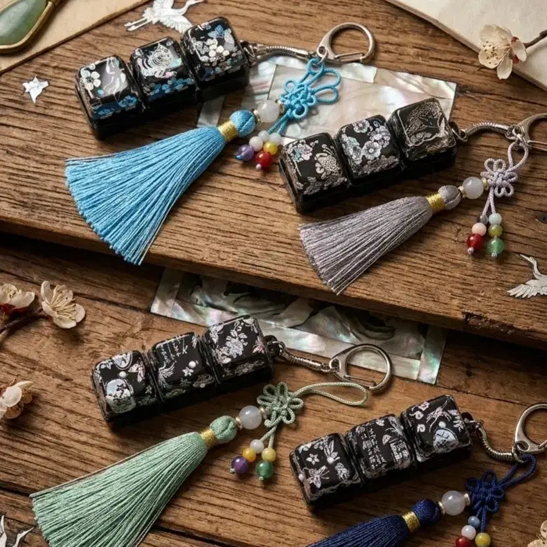 [BUNJANG] Handmade Nacre Inlaid Keycap &amp; Tassel Keychain Set / 전통 자개 감성 핸드메이드 키캡 키링 태슬 키링(2개세트)