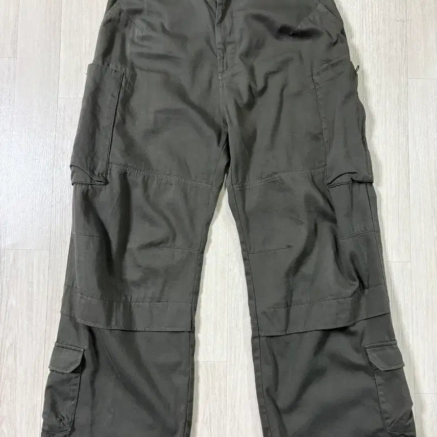 [BUNJANG] Haechi Room Cargo Pants Khaki Size 3 / 해칭룸 집카고 카키 3사이즈