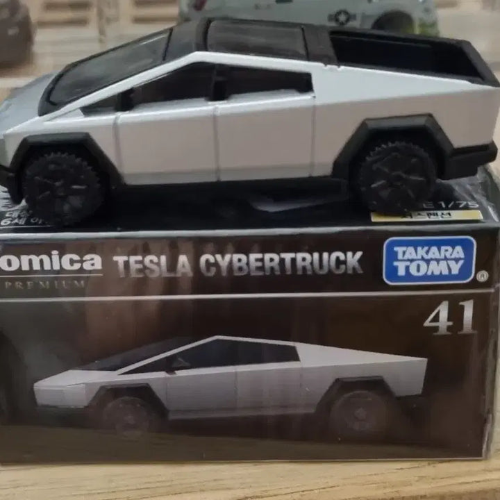 [BUNJANG] Tomica Premium Tesla Cybertruck / 토미카 프리미엄 테슬라 사이버트럭