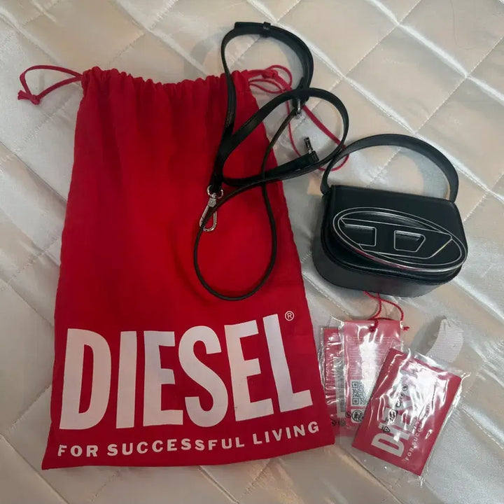 [BUNJANG] Diesel 1DR Plaque Mini Bag Black / 디젤 1DR 미니백 플라크 블랙