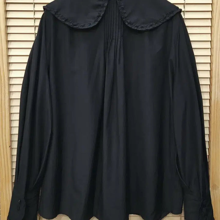 [BUNJANG] CUSTOMELLA Big Collar Shirt Blouse / (새상품)칼라거펠트 빅카라 셔츠블라우스