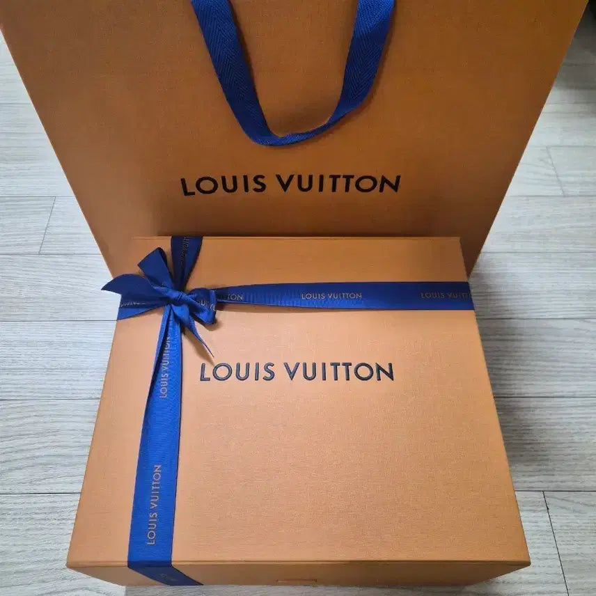 [BUNJANG] Louis Vuitton Packaging Set (Box + Shopping Bag + Ribbon) / 루이비통 포장 패키지(박스+쇼핑백)