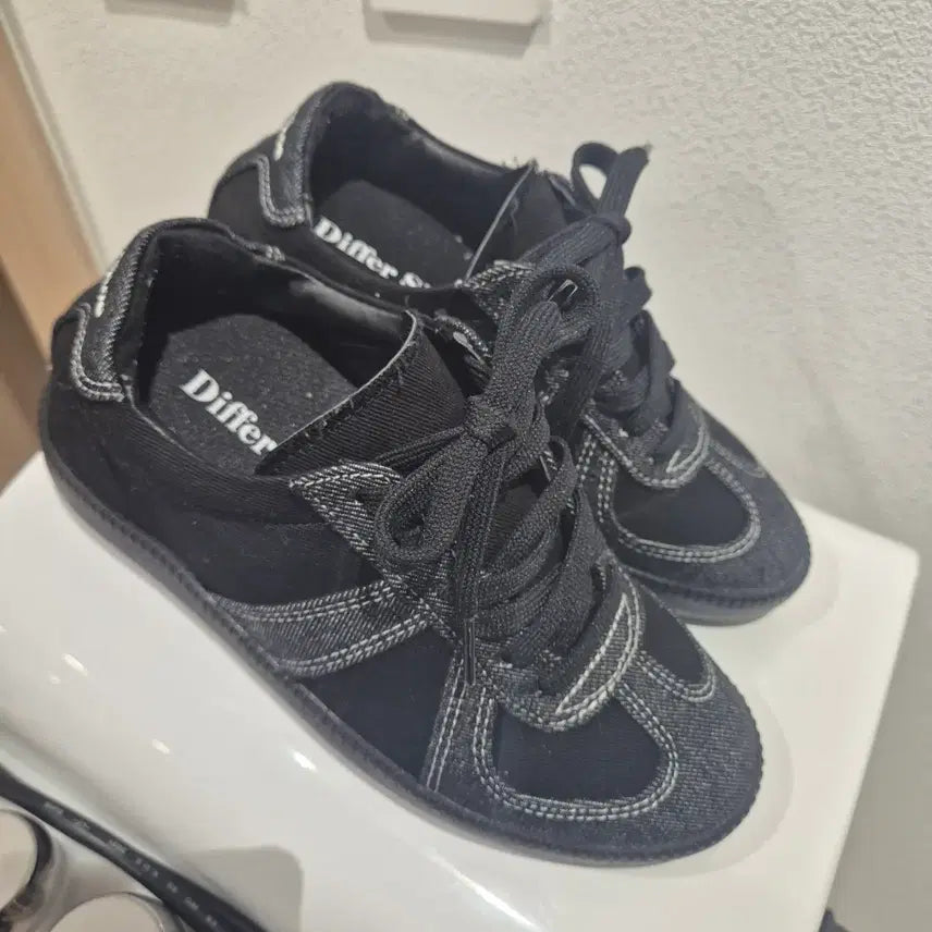 [BUNJANG] Differ Height-Increasing Black Sneakers 225 / Differ 키높이 디퍼슈  블랙 스니커즈 운동화(1회착용)225