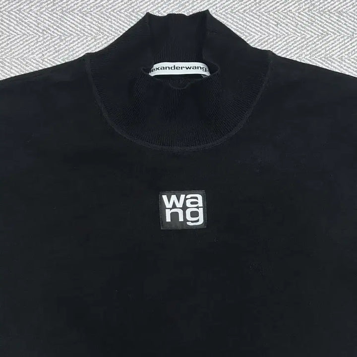 [BUNJANG] Alexander Wang Logo Patch Mock Neck Bodycon Knit Short Sleeve T-shirt / [S] 알렉산더 왕 로고 패치 모크넥 바디콘 니트 반팔티셔츠
