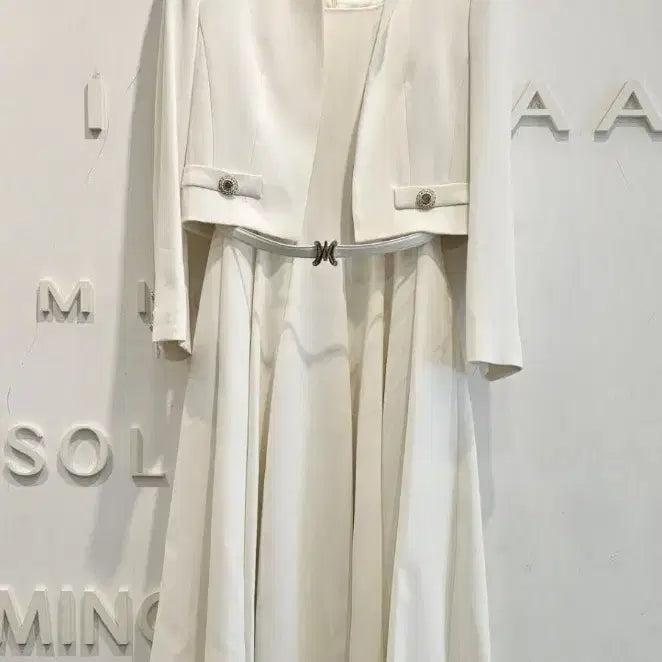 [BUNJANG] MICHAA Ivory Two-Piece Suit Set / 미샤 아이보리 정장 투피스 세트