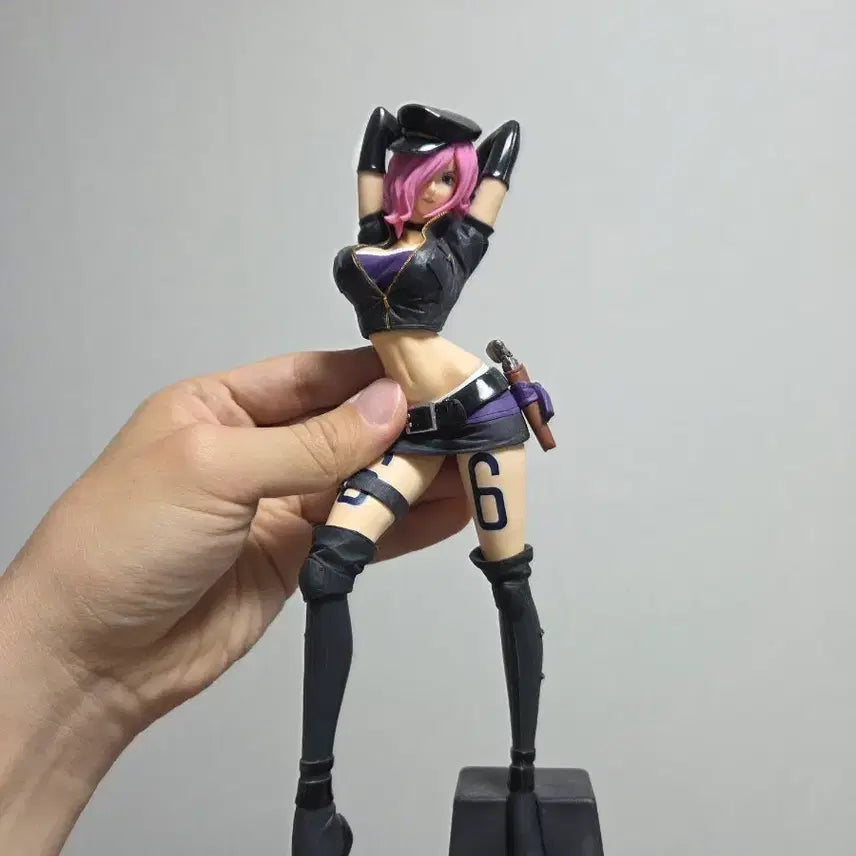 [BUNJANG] One Piece Miss Double Finger Figure / 원피스 Miss Double Finger 피규어