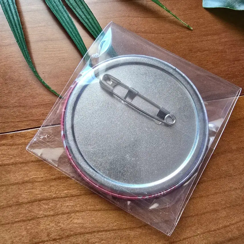 [BUNJANG] White Tails Broooock Onsen Collaboration Can Badge (Unsealed) / (단순개봉) White Tails 온천 콜라보 Broooock의 캔뱃지