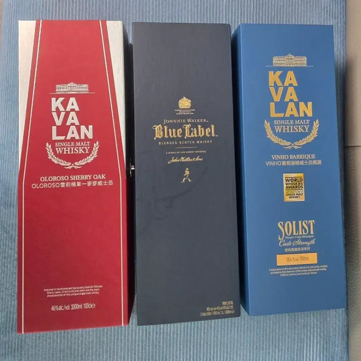 [BUNJANG] Kavalan and Johnnie Walker Whiskey Empty Bottles with Cases / 카발란/조니워커 위스키 공병