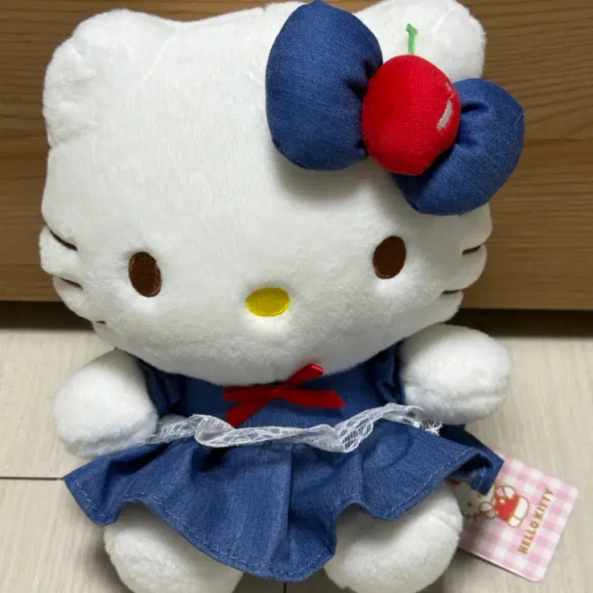 [BUNJANG] Hello Kitty Denim Dress Doll / 헬로키티 데님 드레스 인형