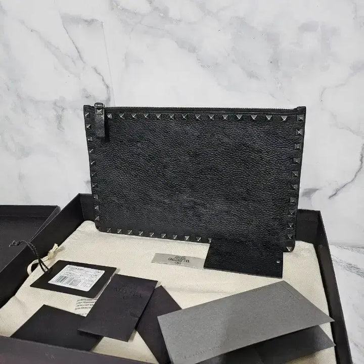 [BUNJANG] Valentino Rockstud Clutch Black Full Set / 발렌티노 락스터드 클러치 블랙 풀세트
