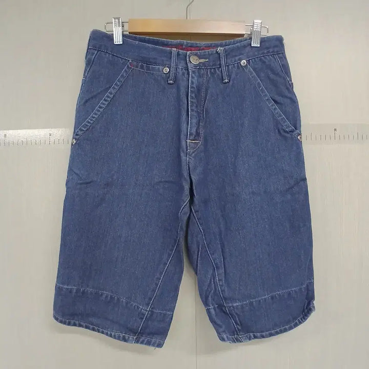 [BUNJANG] Light Blue Denim Shorts (5-bu length) / 청 데님 반바지 5부