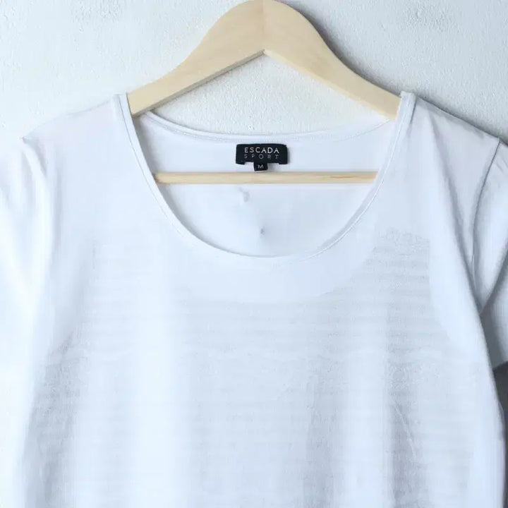 [BUNJANG] Escada Short Sleeve T-Shirt White Pattern Limited Edition / W(M-L) 에스까다 반팔 티셔츠 화이트 패턴 유니크 한정판-76D6