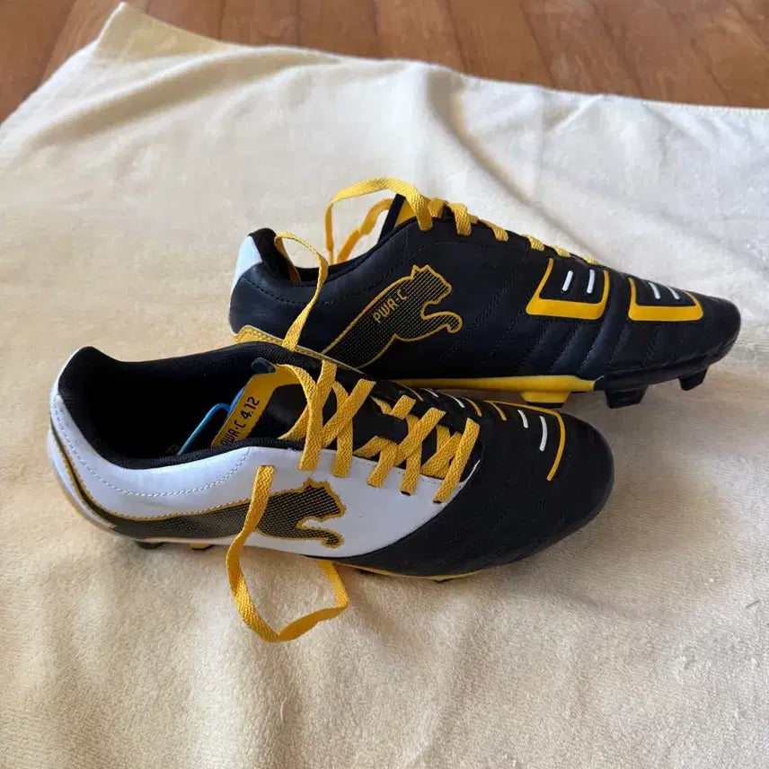 [BUNJANG] Puma Soccer Cleats Black/Yellow 255mm / 새상품 푸마 축구화 블랙/옐로우 255mm