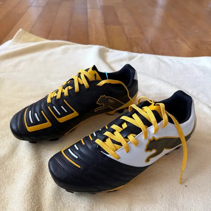 [BUNJANG] Puma Soccer Cleats Black/Yellow 255mm / 새상품 푸마 축구화 블랙/옐로우 255mm