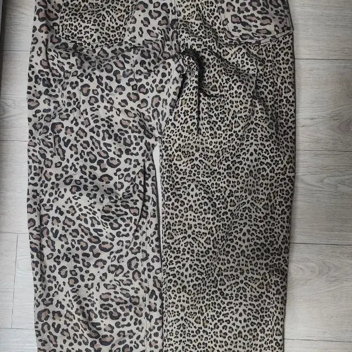 [BUNJANG] azo.v.azo Leopard Print Pants L / 아조바이아조 호피 팬츠 L