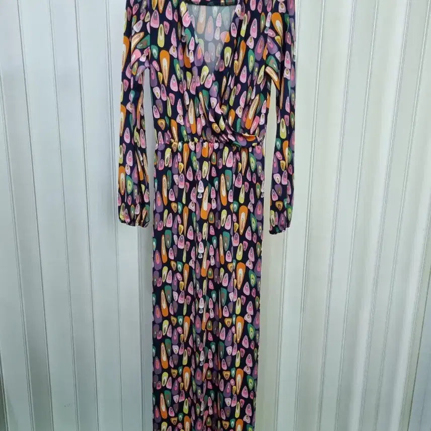 [BUNJANG] Patterned Long V-Neck Dress / 패턴 롱 원피스 브이넥 여성복
