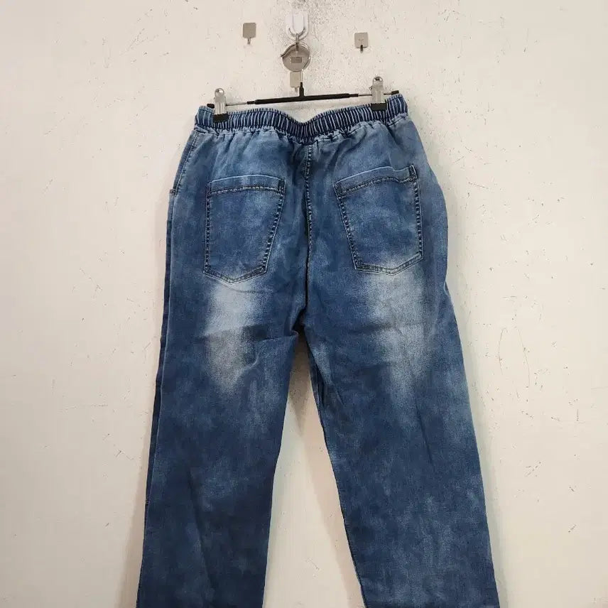[BUNJANG] Character Printing Denim Jogger Pants / 캐릭터 프린팅 데님 조거팬츠