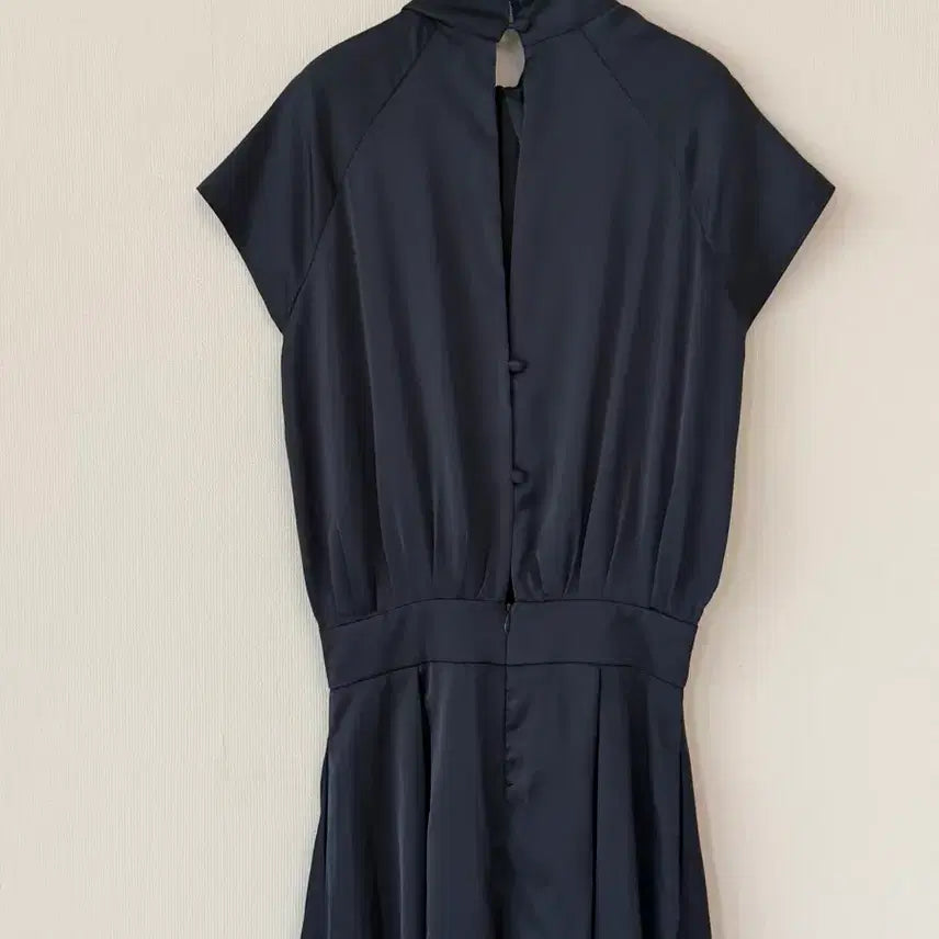 [BUNJANG] Deep Navy Satin Jumpsuit / 새제품  진네이비 세틴 점프수트