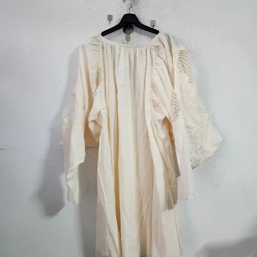 [BUNJANG] Ivory Lace Long Blouse Dress / 아이보리 레이스 롱 블라우스 원피스