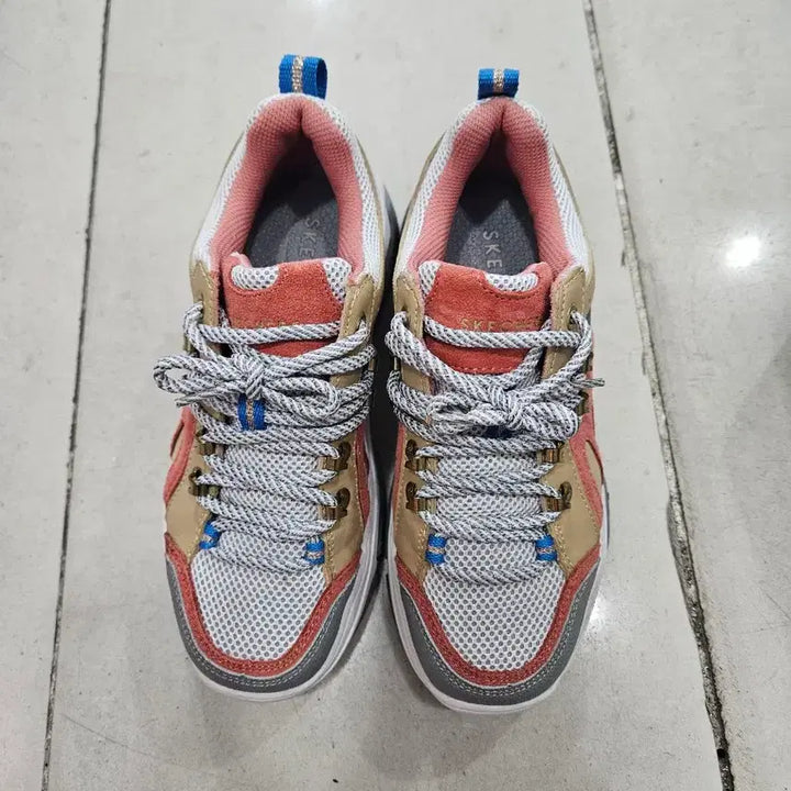 [BUNJANG] Height Increasing Sneakers (2 Pairs) / 키높이운동화2켤레(235)