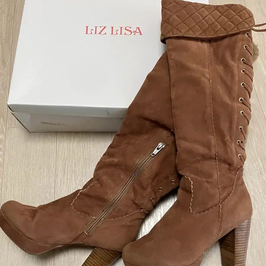 [BUNJANG] Rizrisa Caramel Pompom Long Boots L Size / 고전 리즈리사 대대장 카라멜 폼폼이 롱부츠 짜잔씨 큐롯